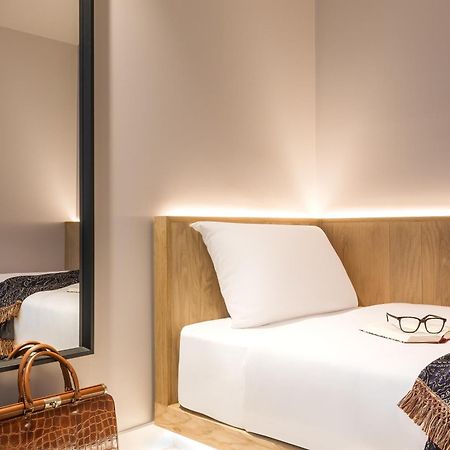Zedwell Underground Hotel Tottenham Court Rd Лондон Екстер'єр фото