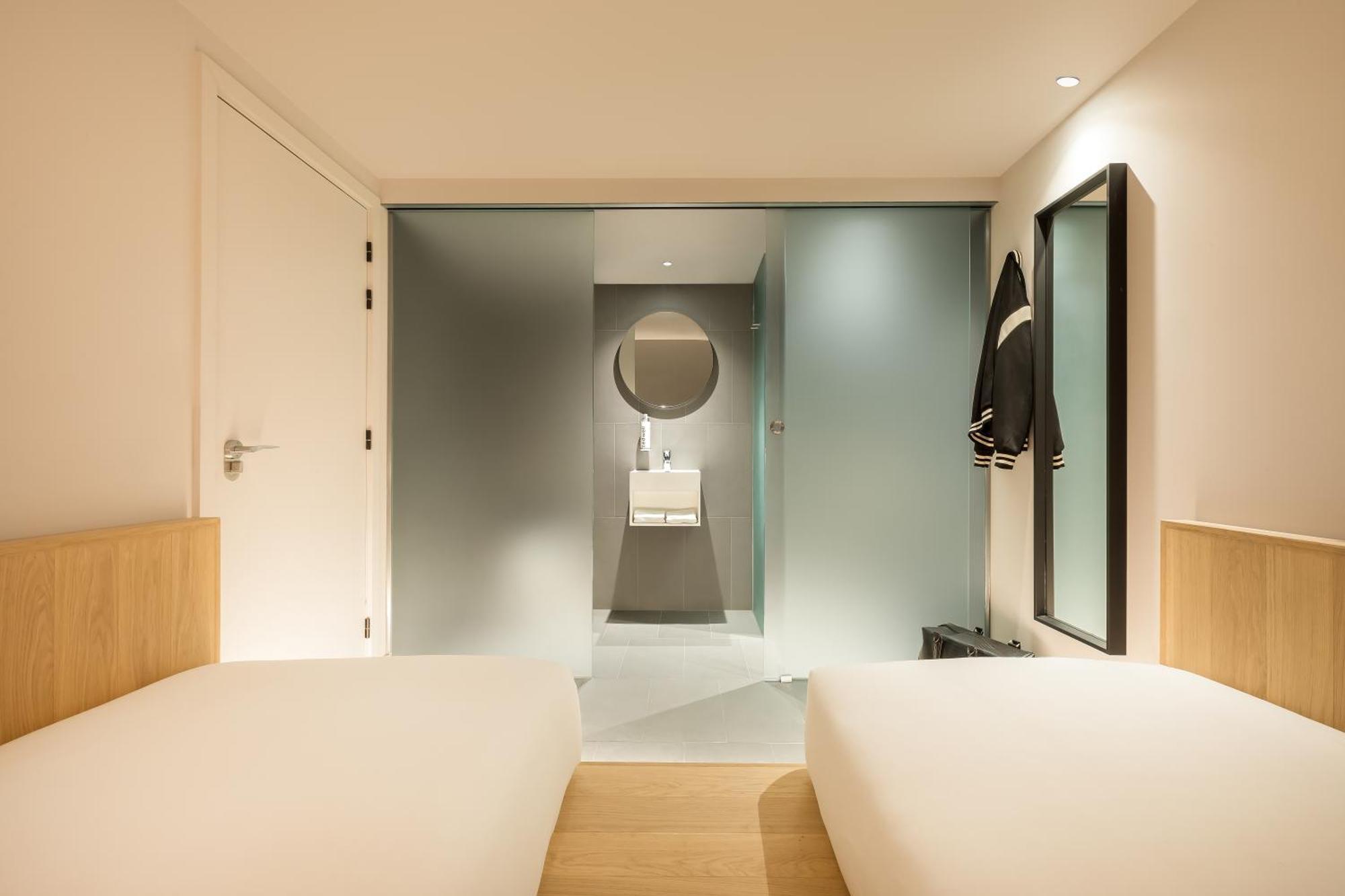Zedwell Underground Hotel Tottenham Court Rd Лондон Номер фото