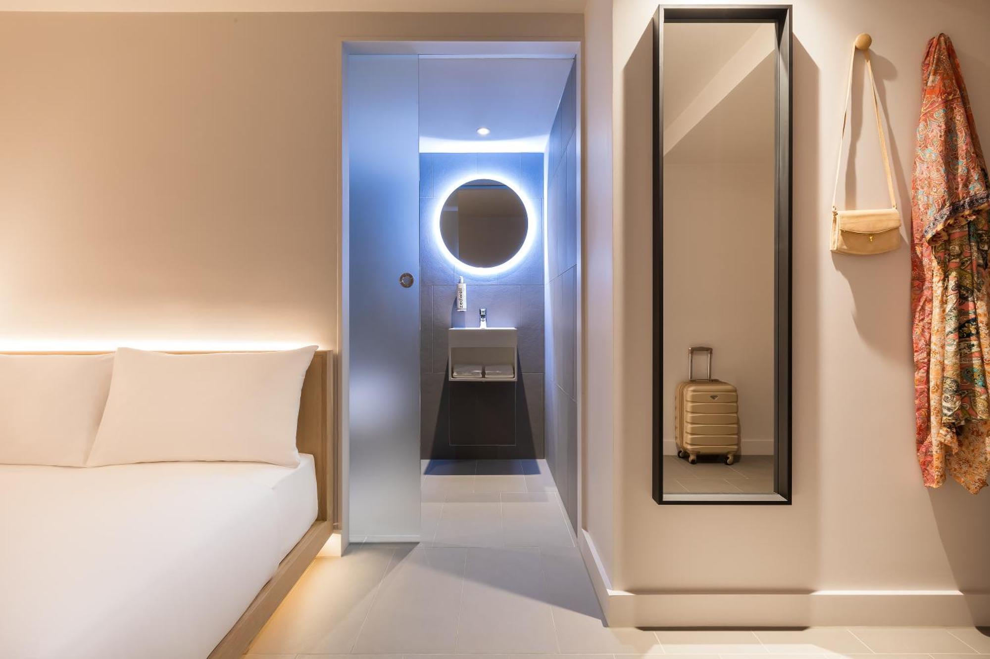 Zedwell Underground Hotel Tottenham Court Rd Лондон Номер фото