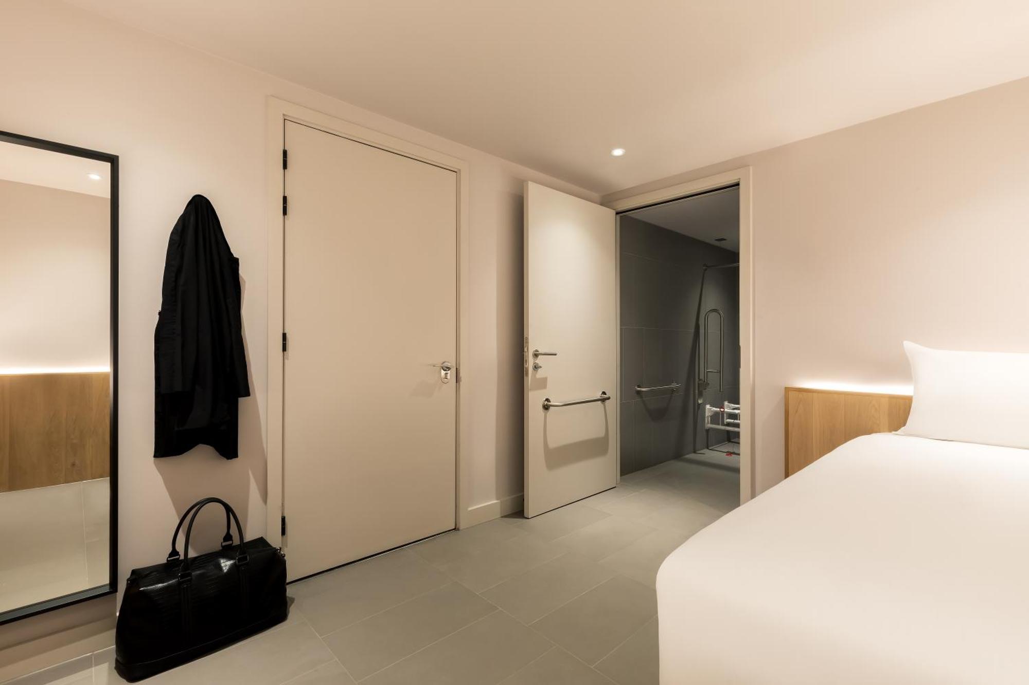 Zedwell Underground Hotel Tottenham Court Rd Лондон Номер фото