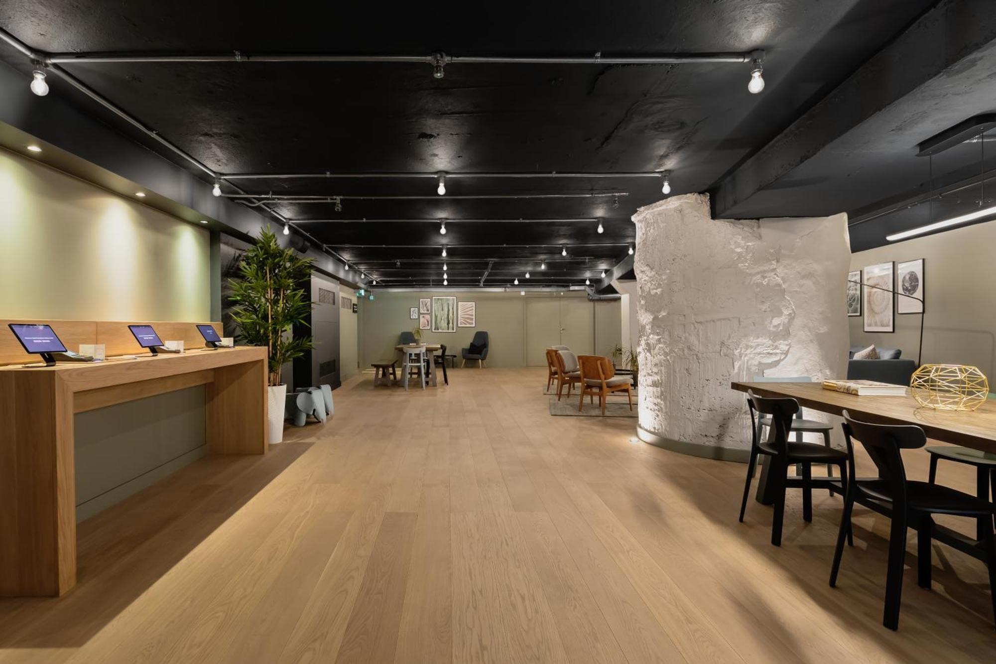 Zedwell Underground Hotel Tottenham Court Rd Лондон Екстер'єр фото