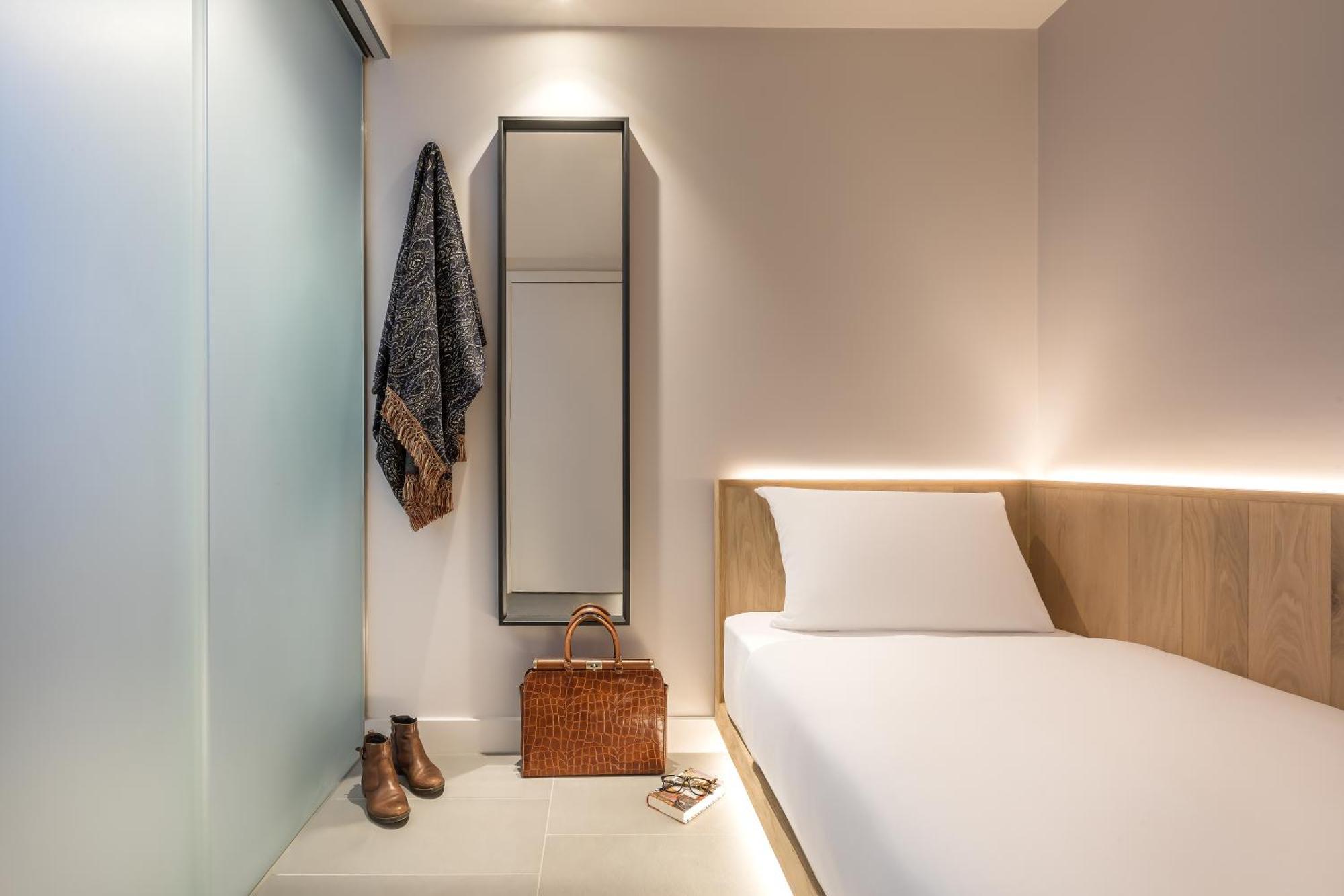 Zedwell Underground Hotel Tottenham Court Rd Лондон Номер фото